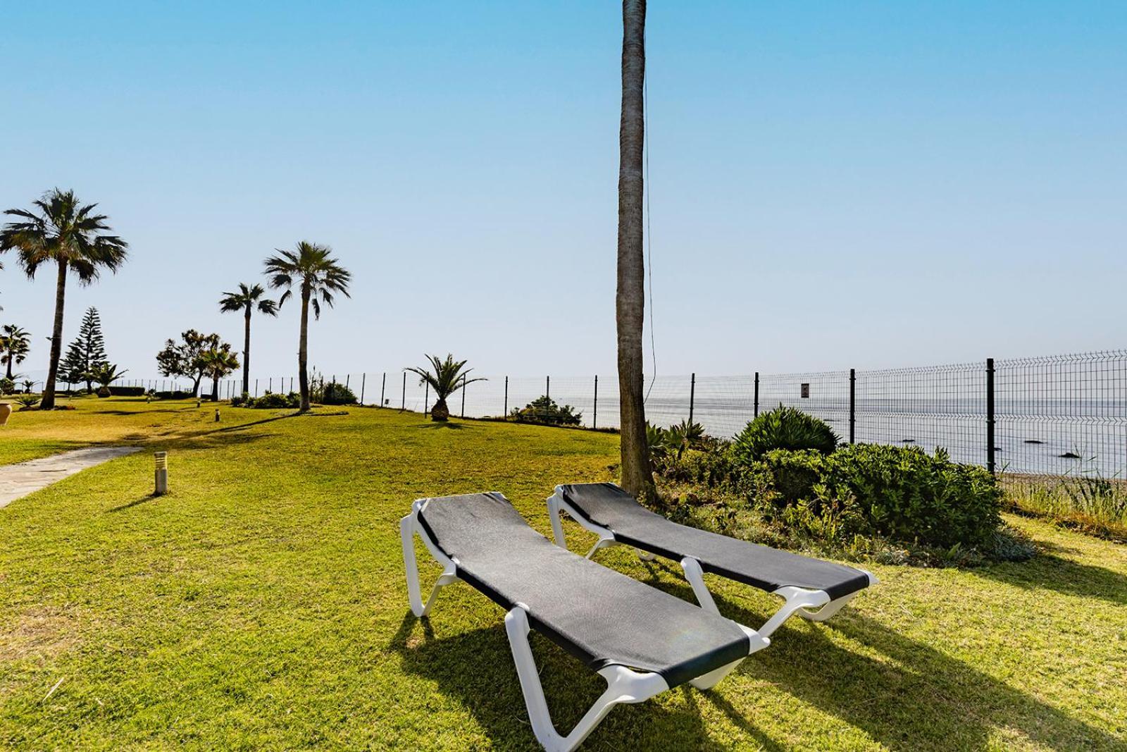 Sunrise Beach Front - Casares Del Mar Exterior photo