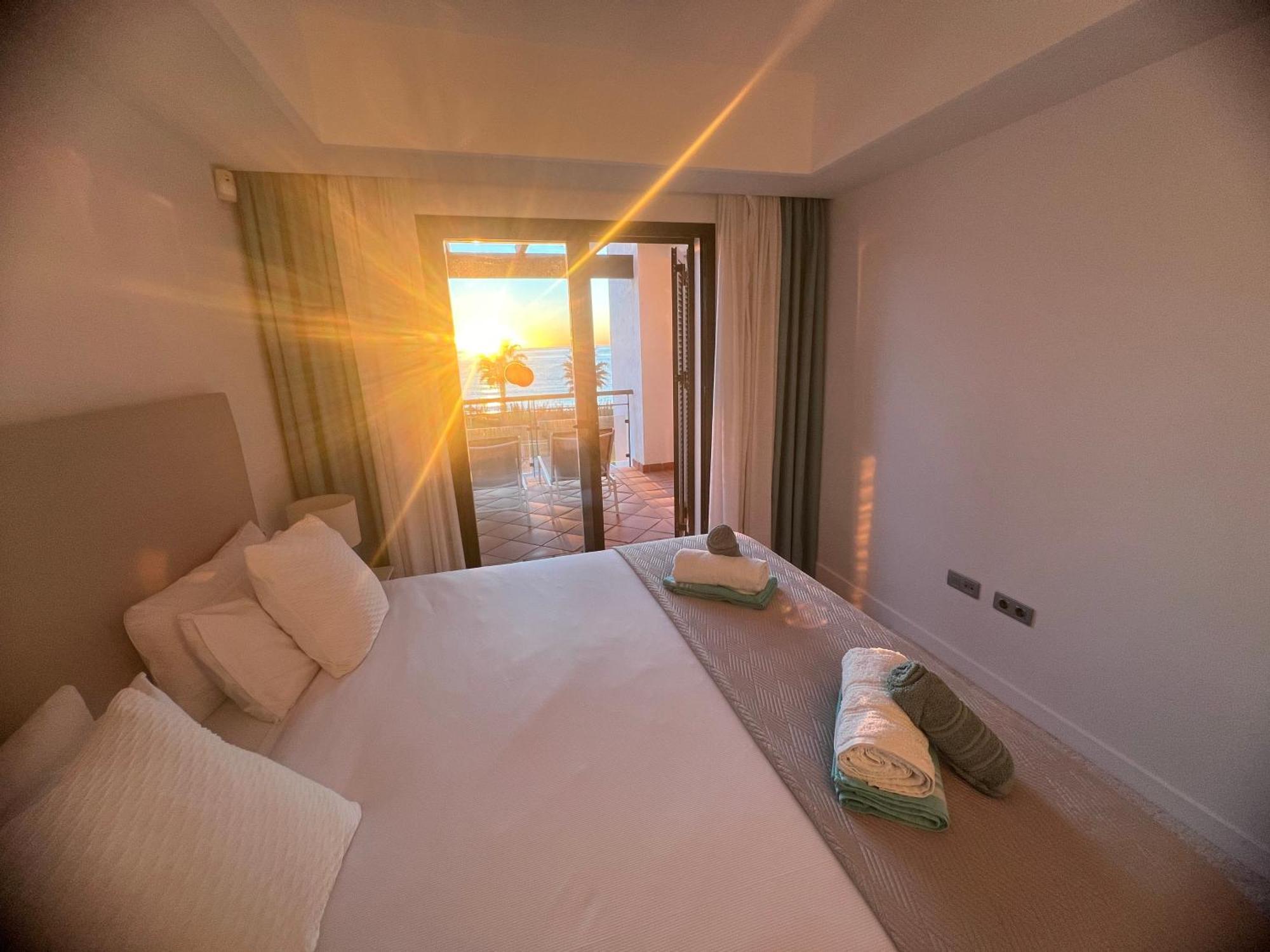 Sunrise Beach Front - Casares Del Mar Exterior photo