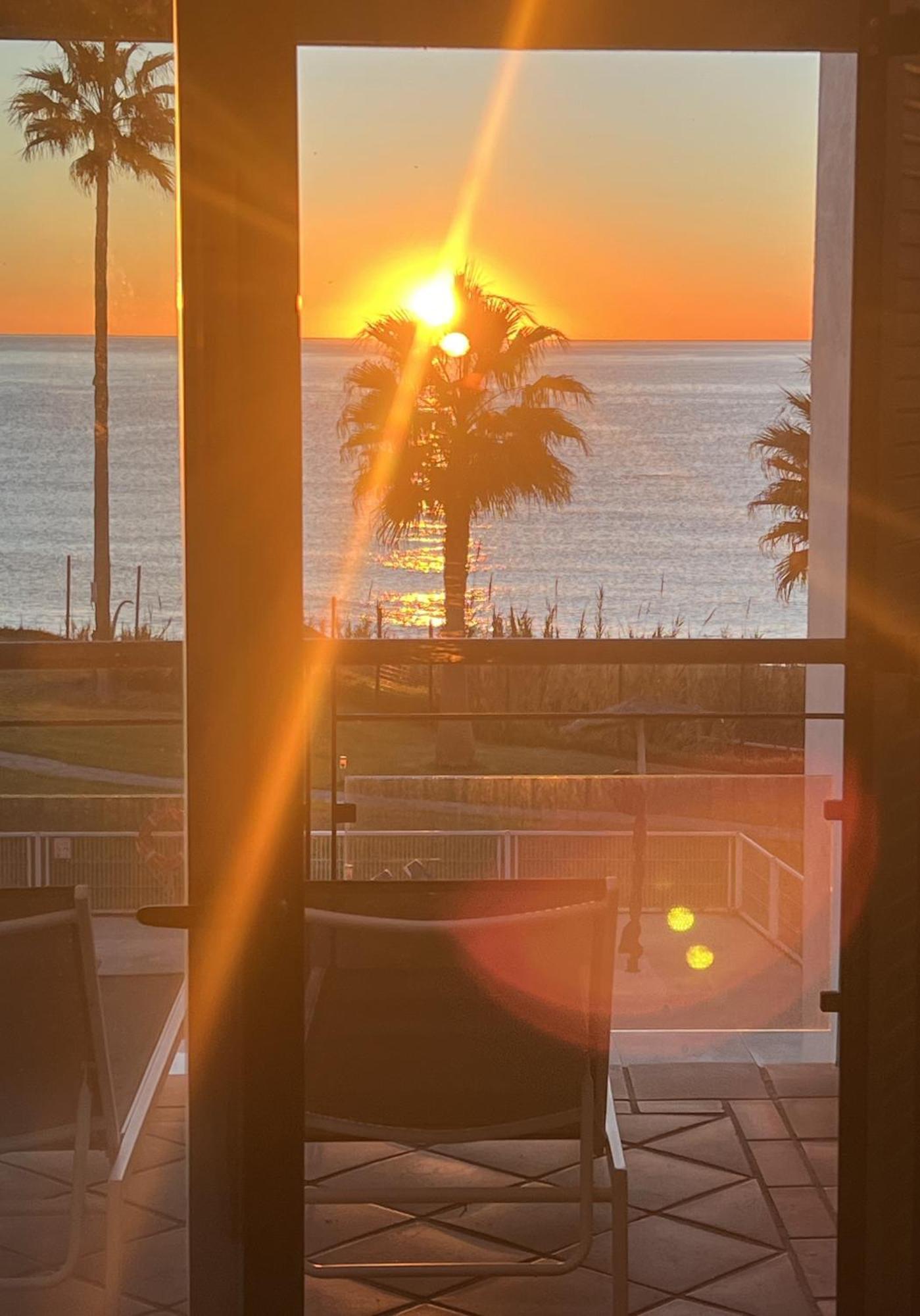 Sunrise Beach Front - Casares Del Mar Exterior photo